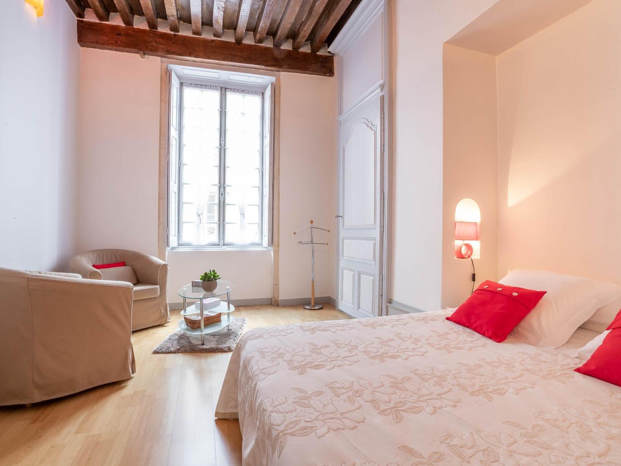 Residence Beaune Sweet Home, 4 Appartements D'Exception Avec Parking Inclus Rum bild
