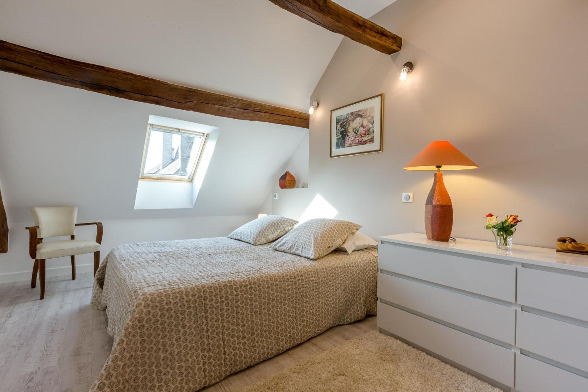 Residence Beaune Sweet Home, 4 Appartements D'Exception Avec Parking Inclus Rum bild